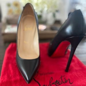 Christian Louboutin Pigalle 100 black Leather Platform Pumps. Worn once!